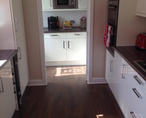 gloss kitchen and lighting