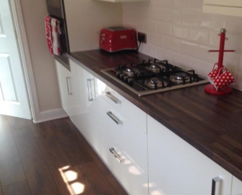 gloss kitchen and lighting