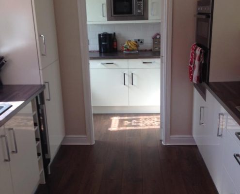 gloss kitchen and lighting